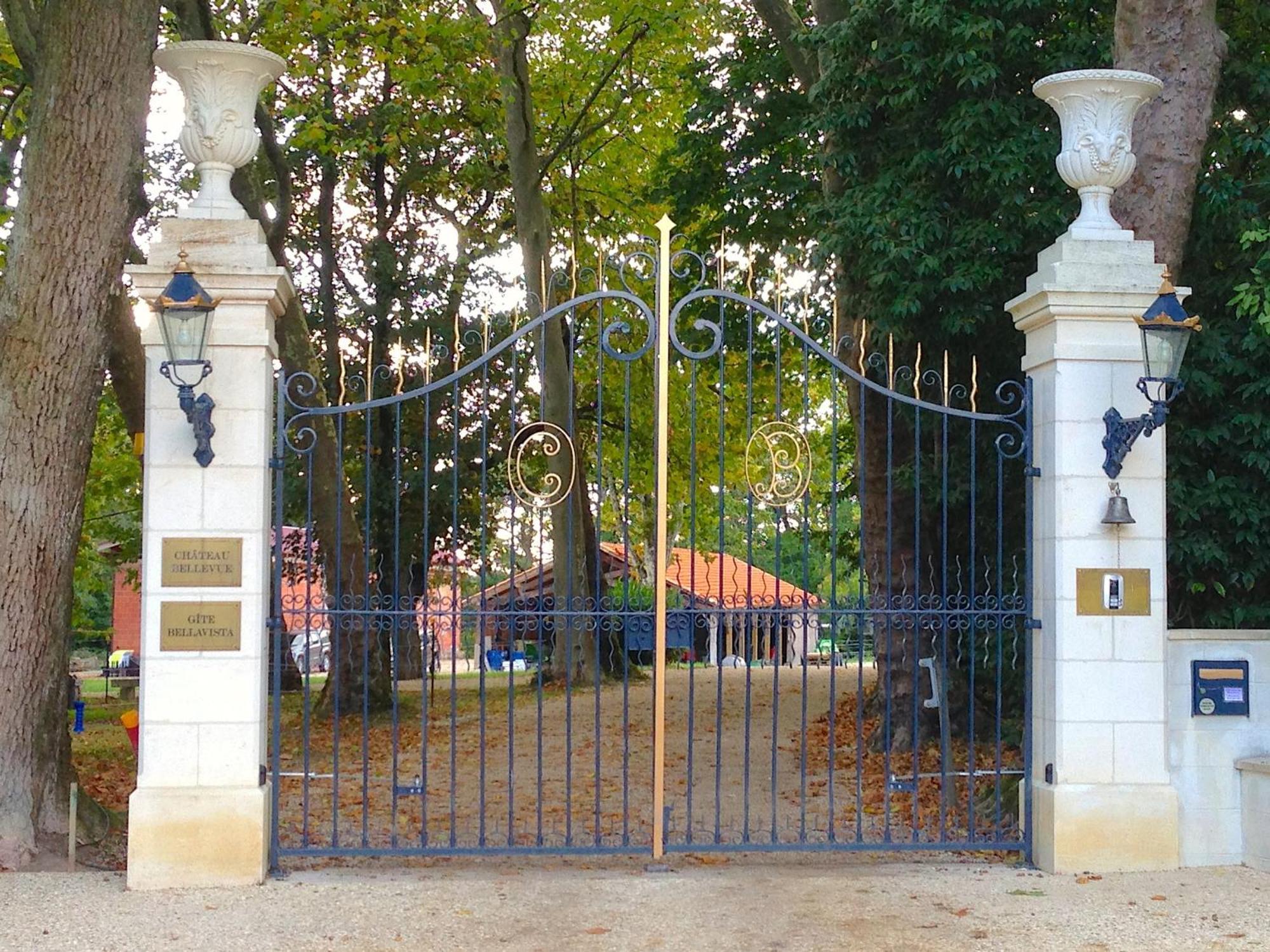 Chateau De Bellevue B&B Et Appartements Avec Piscine Saisonal Chauffee Et Chambres Partout Climatisees Saint-Avit  Ngoại thất bức ảnh