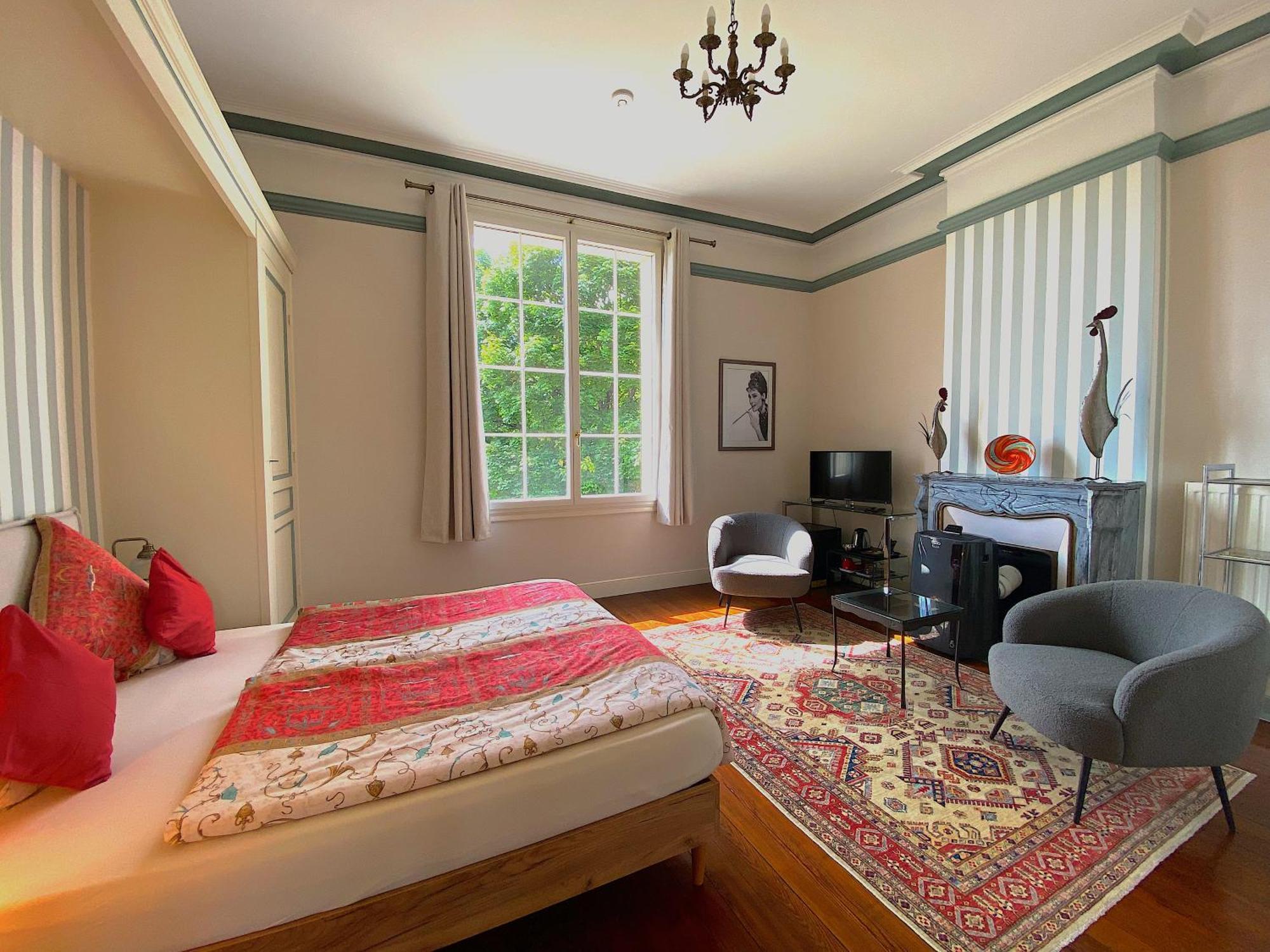 Chateau De Bellevue B&B Et Appartements Avec Piscine Saisonal Chauffee Et Chambres Partout Climatisees Saint-Avit  Ngoại thất bức ảnh